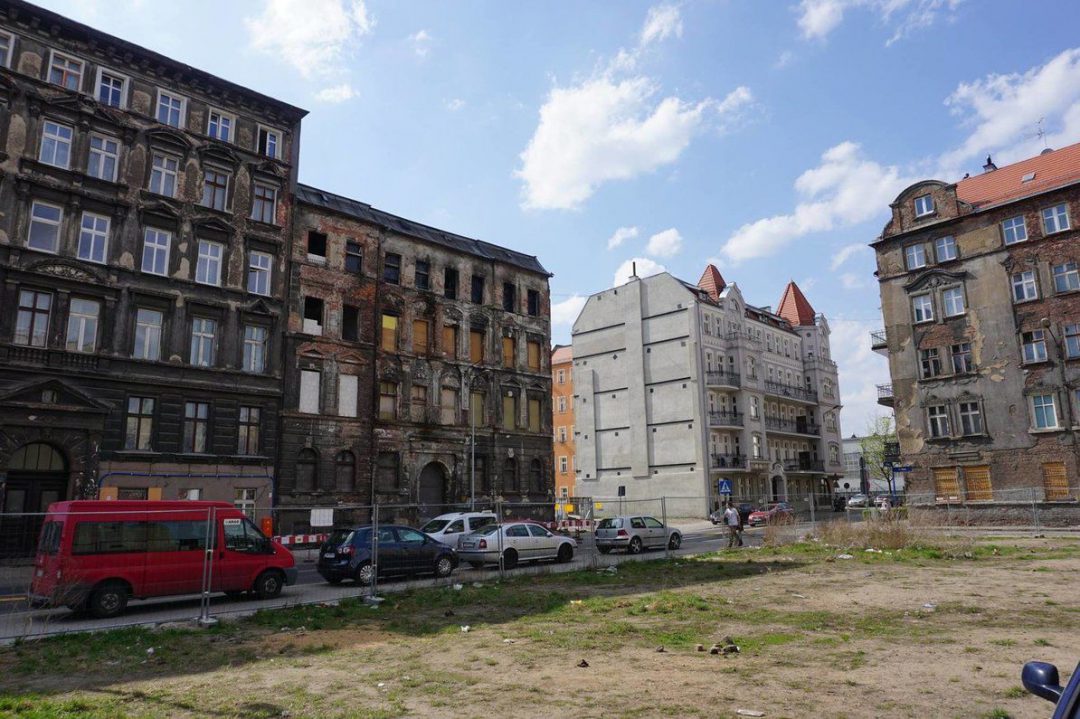 Przy ul. Kurkowej wyburzają budynek, który jest nieoficjalnym zabytkiem . – MiejscaWeWroclawiu.pl