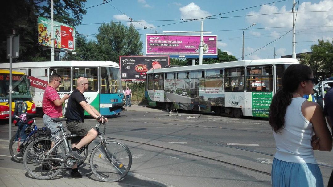Utrudnienia na Nadodrzu. Z tramwaju odczepił się tylny wagon. – MiejscaWeWroclawiu.pl