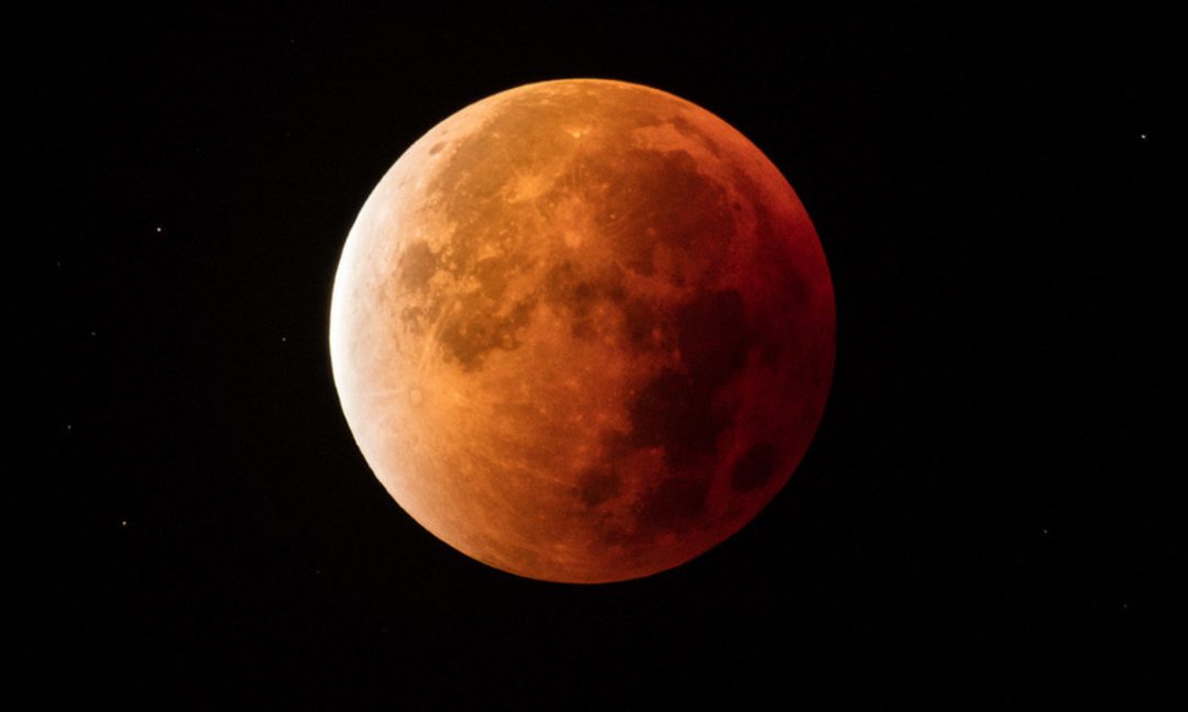 Dziś nastąpi najdłuższe zaćmienie księżyca od 100 lat! – MiejscaWeWroclawiu.pl