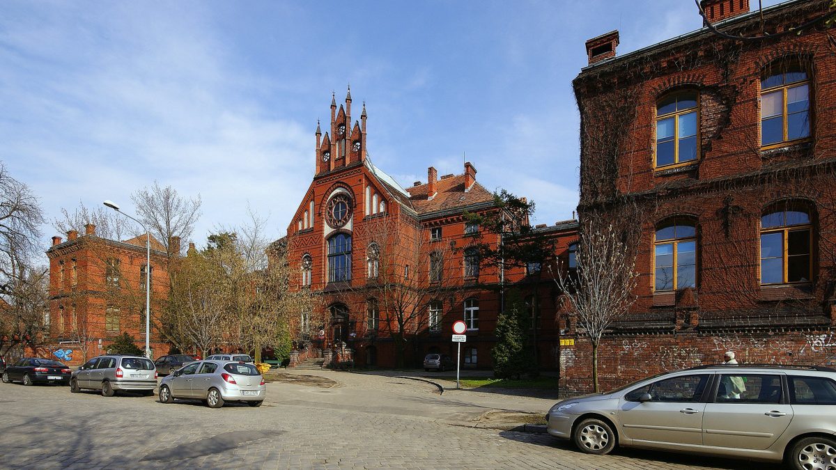 Klinika Ginekologii i Położnictwa przenosi się z ul. Chałubińskiego na ul. Borowską.