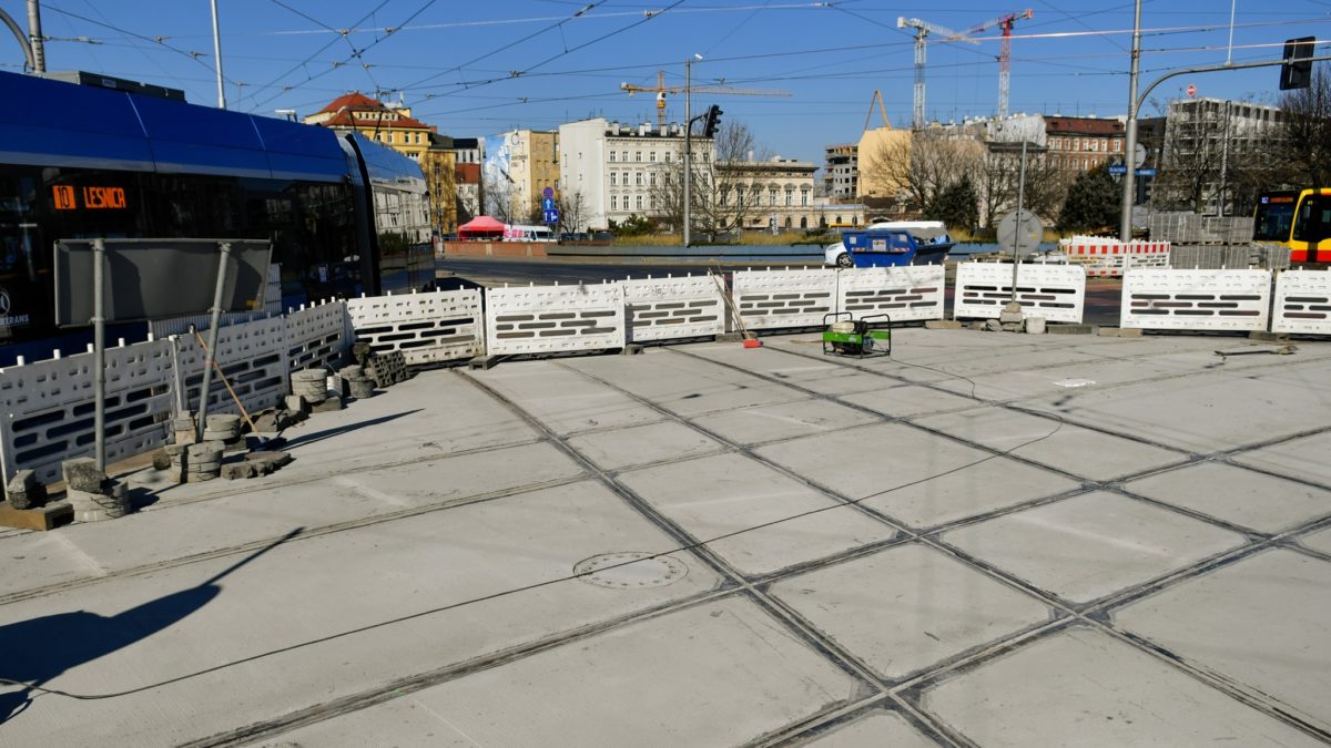Kolejny etap remontu torowiska na pl. Jana Pawła II.