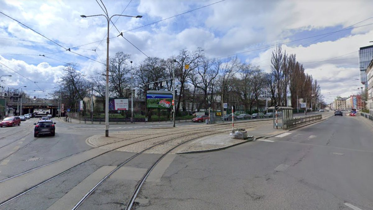 Remont torowiska na skrzyżowaniu ulic Pułaskiego i Małachowskiego. Prace potrwają do końca kwietnia.
