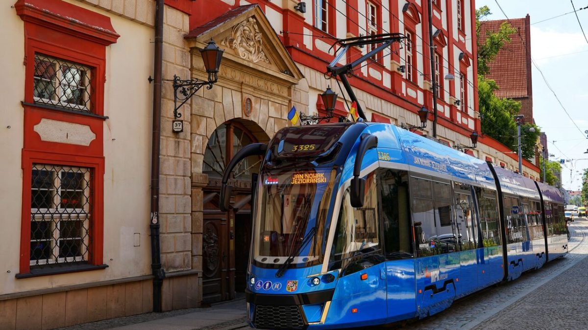 Do grona patronów wrocławskich tramwajów dołączył Jan Nowak-Jeziorański.